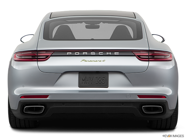 2023 Porsche Panamera | Low/wide rear