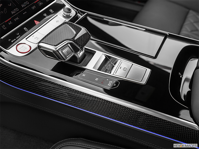 2022 Audi S8 | Gear shifter/center console