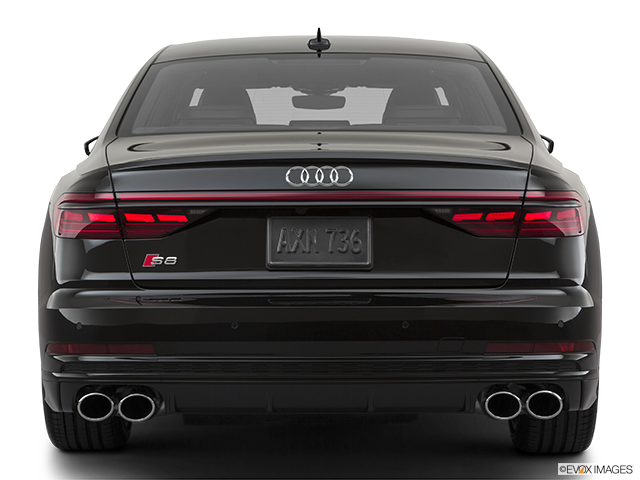 2022 Audi S8 | Low/wide rear