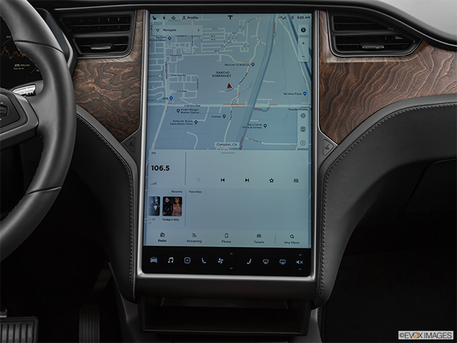 2021 Tesla Model X | Closeup of radio head unit