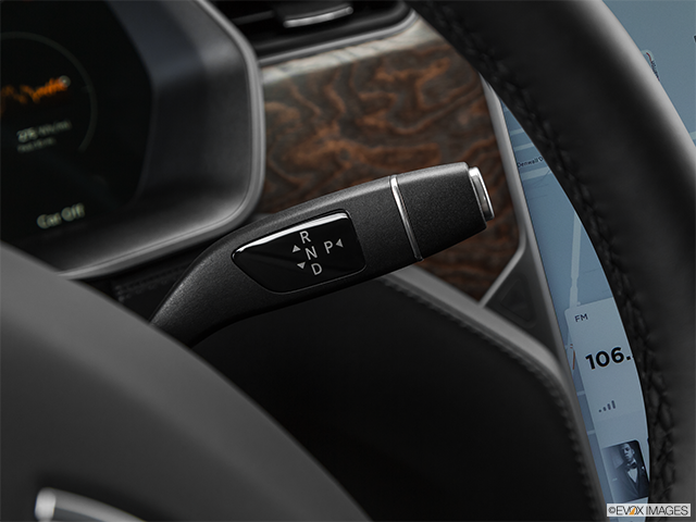 2021 Tesla Model X | Gear shifter/center console