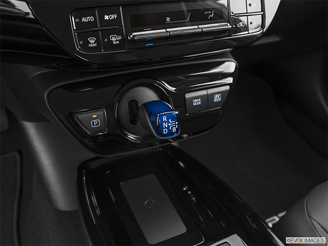 2022 Toyota Prius | Gear shifter/center console