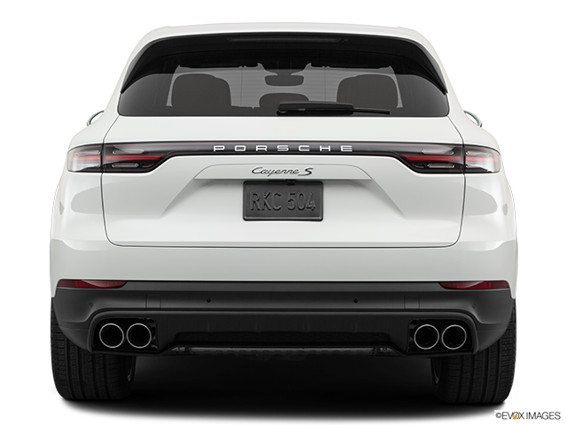 2023 Porsche Cayenne | Low/wide rear