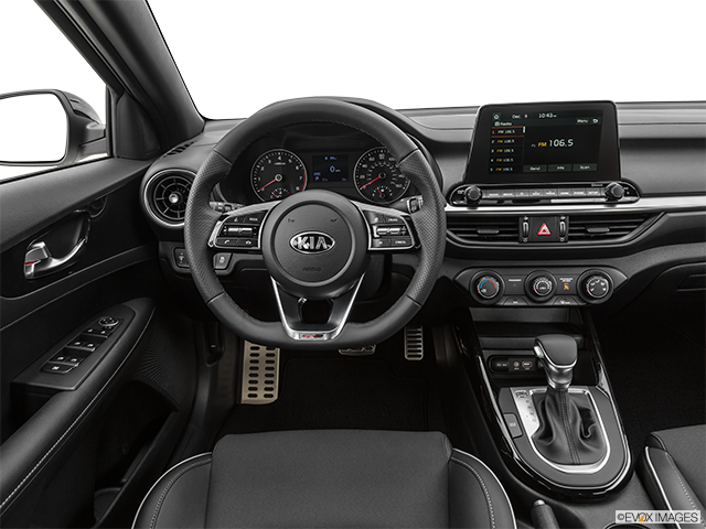 2022 Kia Forte | Steering wheel/Center Console