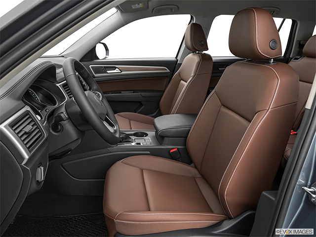 2023 Volkswagen Atlas | Front seats from Drivers Side