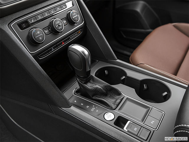 2024 Volkswagen Atlas | Gear shifter/center console