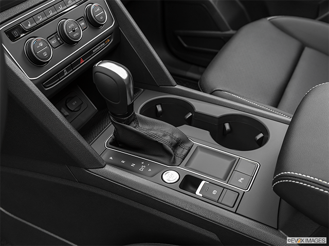 2022 Volkswagen Atlas | Gear shifter/center console