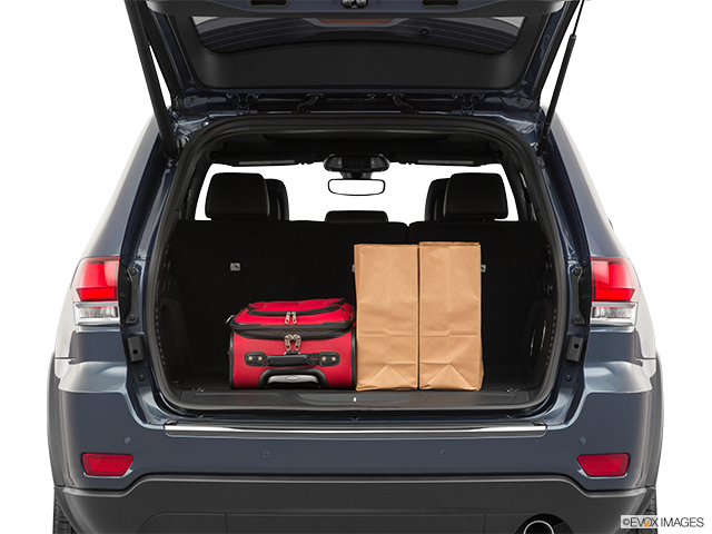 2022 Jeep Grand Cherokee | Trunk props