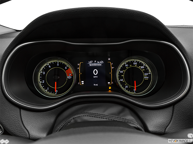 2023 Jeep Cherokee | Speedometer/tachometer