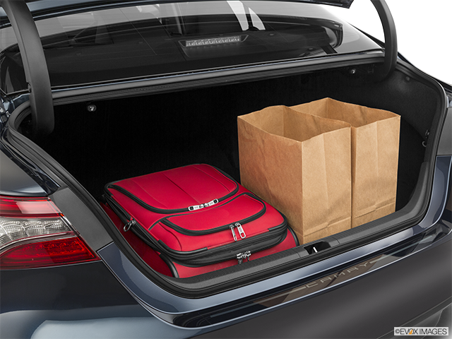 2022 Toyota Camry Hybrid | Trunk props