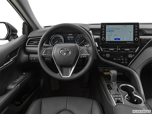2022 Toyota Camry Hybrid | Steering wheel/Center Console