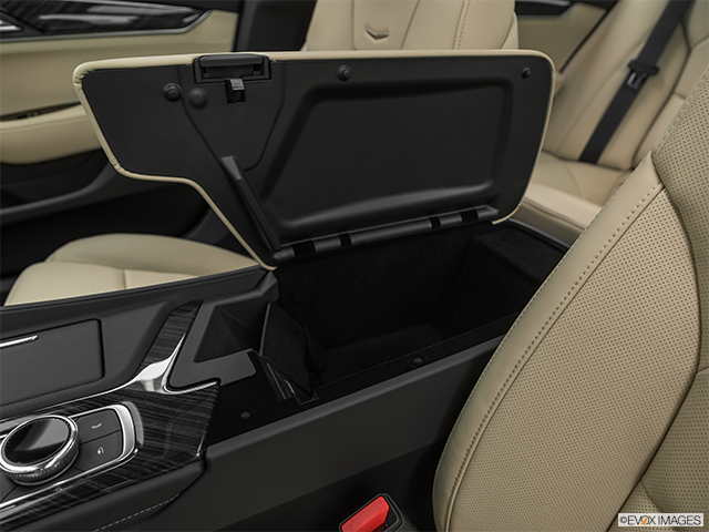 2023 Cadillac CT5 | Front center divider