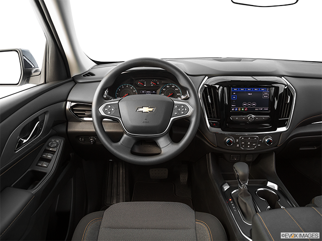 2022 Chevrolet Traverse | Steering wheel/Center Console