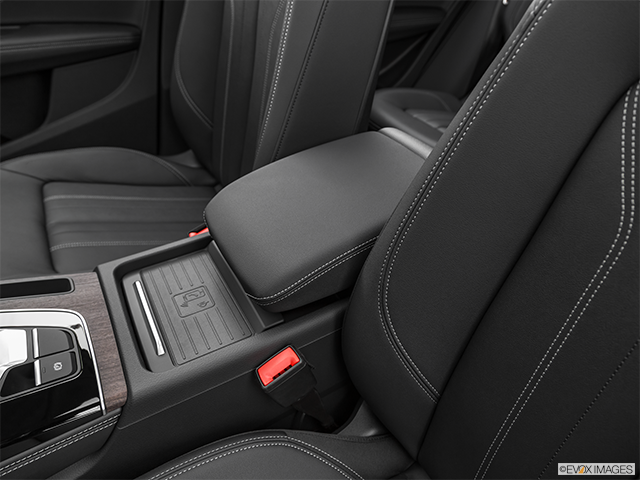 2022 Audi Q5 | Front center console with closed lid, from driver’s side looking down