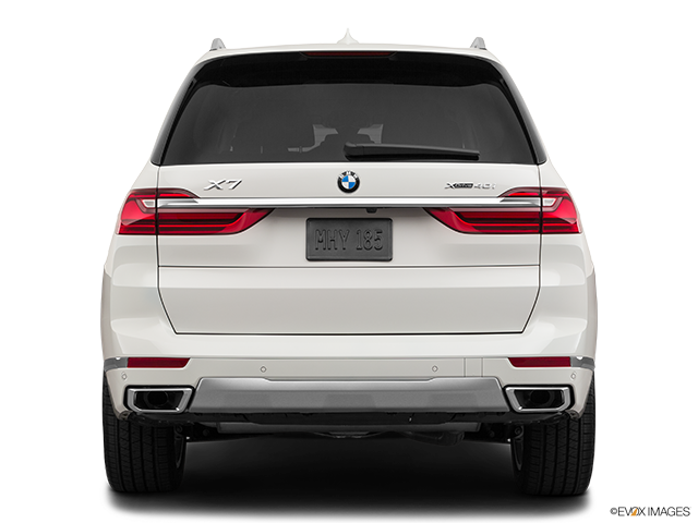 2024 BMW X7 | Low/wide rear