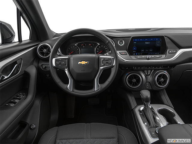 2022 Chevrolet Blazer | Steering wheel/Center Console