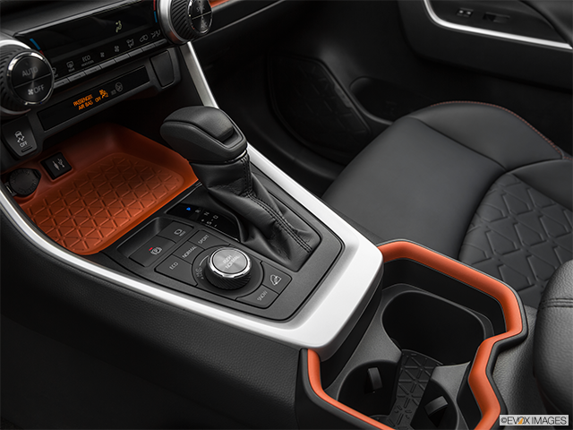 2024 Toyota RAV4 | Gear shifter/center console