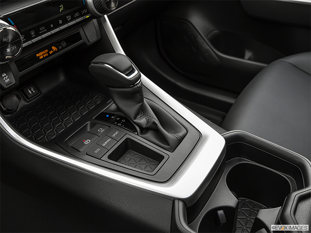 2022 Toyota RAV4 | Gear shifter/center console