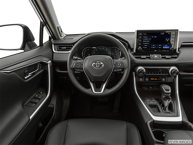 2022 Toyota RAV4 | Steering wheel/Center Console