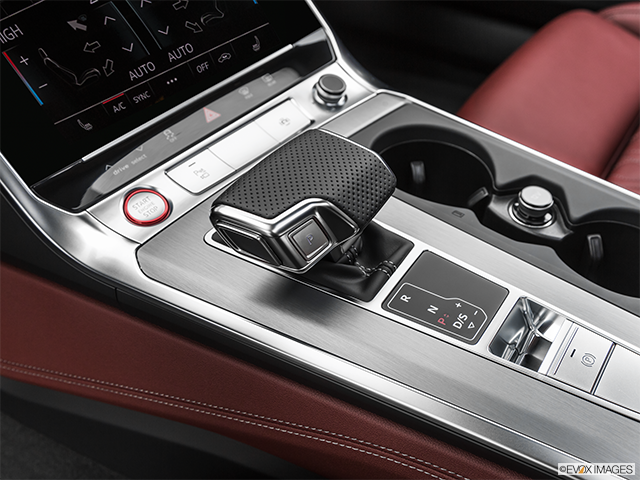 2022 Audi RS7 | Gear shifter/center console