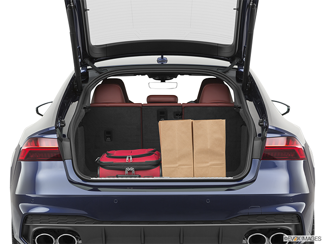 2023 Audi RS7 | Trunk props