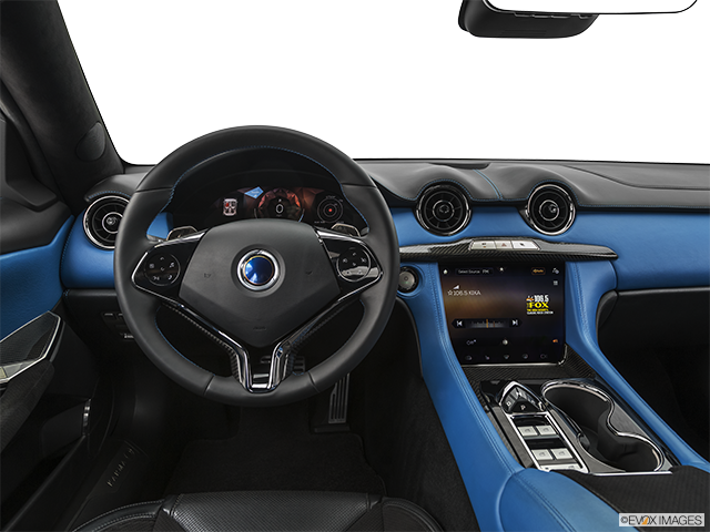 2021 Karma Revero | Steering wheel/Center Console