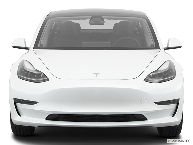 2022 Tesla Model 3 | Low/wide front