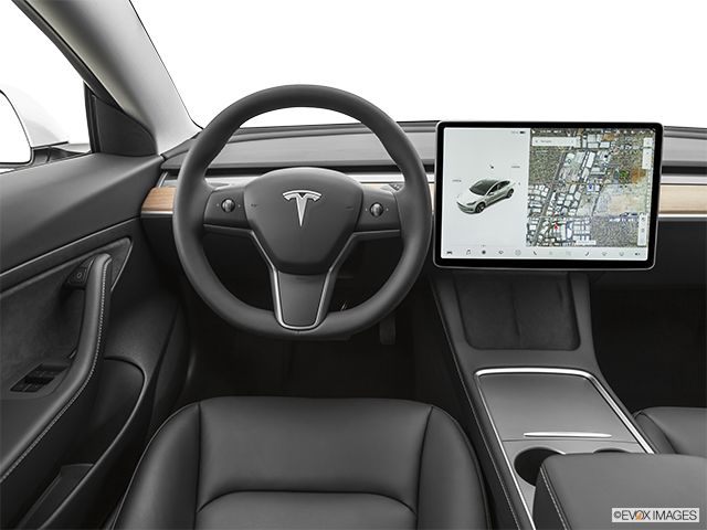 2022 Tesla Model 3 | Steering wheel/Center Console