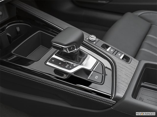 2022 Audi A5 | Gear shifter/center console