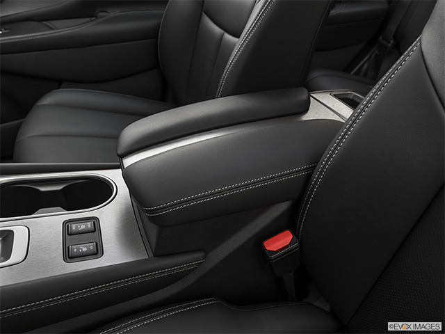 2023 Nissan Murano | Front center console with closed lid, from driver’s side looking down
