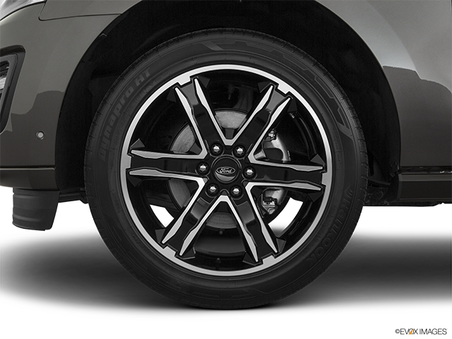 2021 Ford Expedition | Front Drivers side wheel at profile