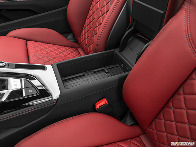 2022 Audi RS5 | Front center divider