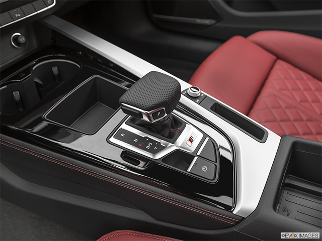 2022 Audi RS5 | Gear shifter/center console