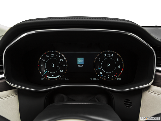 2021 Jaguar XF | Speedometer/tachometer