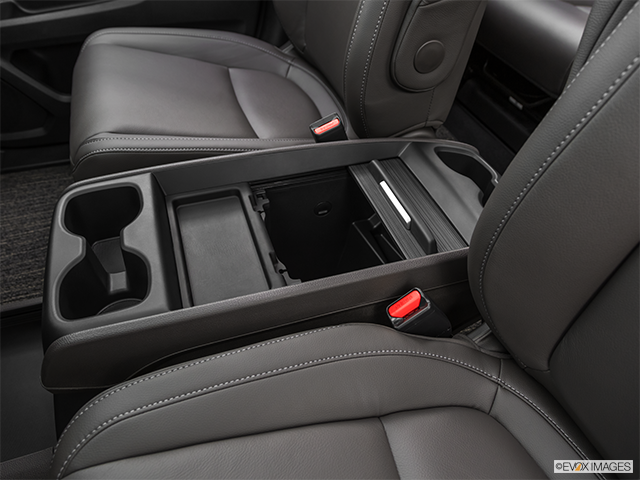 2022 Honda Odyssey | Front center divider