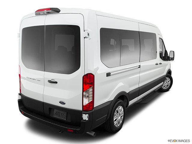 2022 Ford Transit Fourgonette | Rear 3/4 angle view