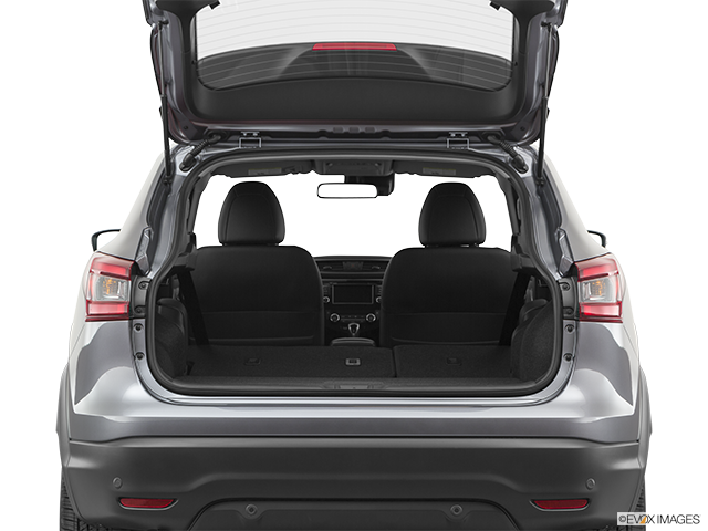 2022 Nissan Qashqai | Hatchback & SUV rear angle