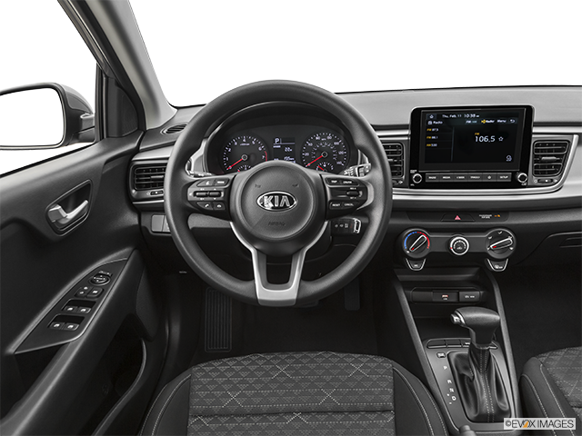 2022 Kia Rio 5-Door | Steering wheel/Center Console