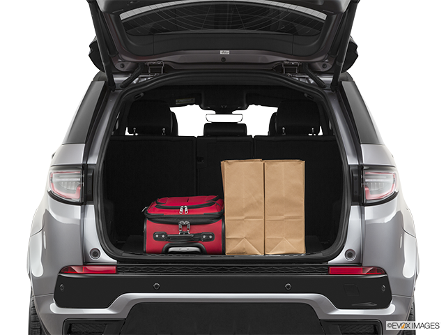 2024 Land Rover Discovery Sport | Trunk props