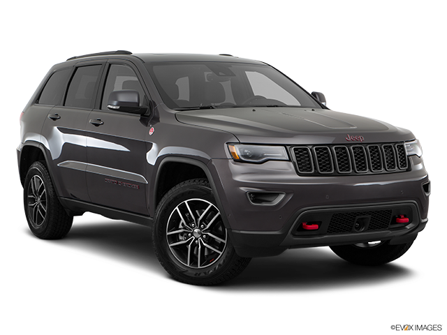 2022 Jeep Grand Cherokee | Front passenger 3/4 w/ wheels turned