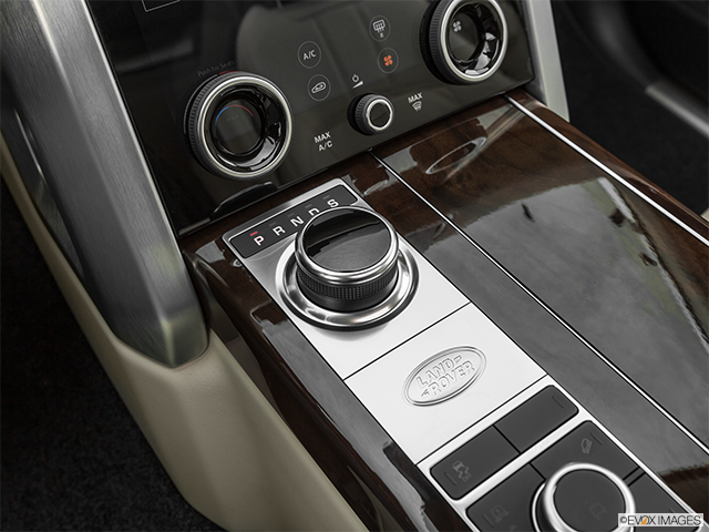 2022 Land Rover Range Rover | Gear shifter/center console
