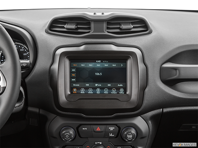 2023 Jeep Renegade | Closeup of radio head unit