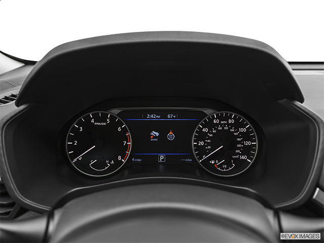 2022 Nissan Altima | Speedometer/tachometer