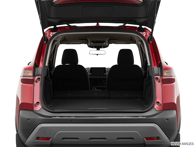2022 Nissan Rogue | Hatchback & SUV rear angle