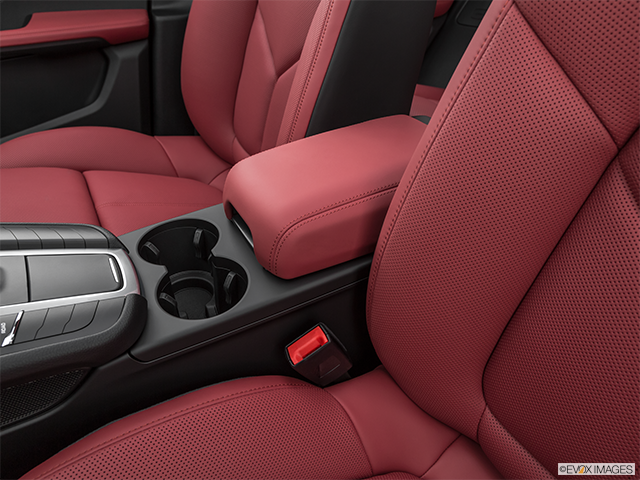 2023 Porsche Macan | Front center console with closed lid, from driver’s side looking down