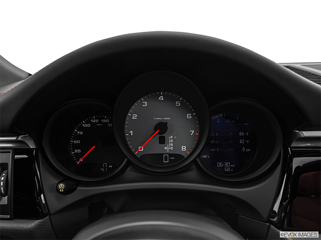 2024 Porsche Macan | Speedometer/tachometer