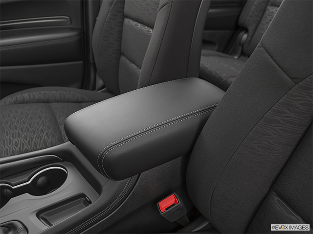 2022 Dodge Durango | Front center console with closed lid, from driver’s side looking down
