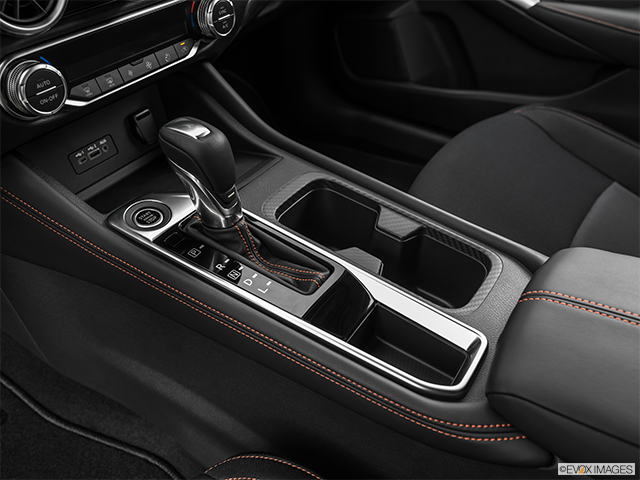 2023 Nissan Sentra | Gear shifter/center console