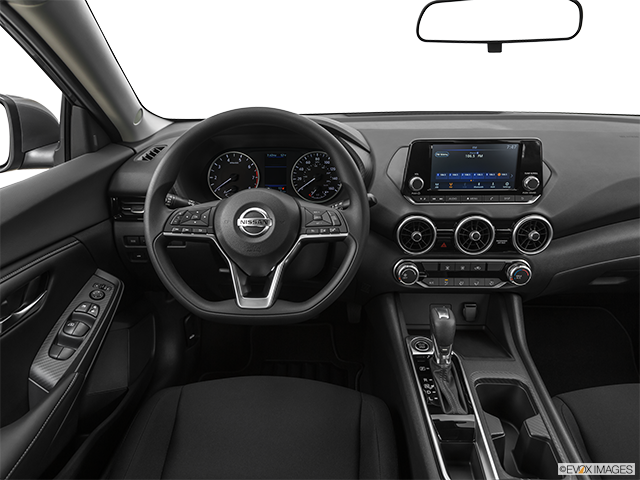 2023 Nissan Sentra | Steering wheel/Center Console