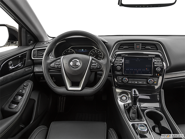 2023 Nissan Maxima | Steering wheel/Center Console